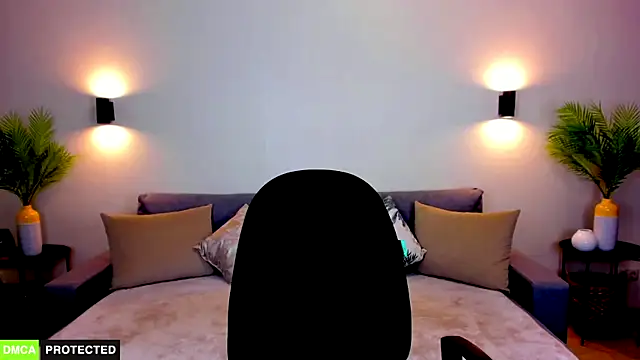 TheWoman   online show from April 2, 2026, 7:09 pm