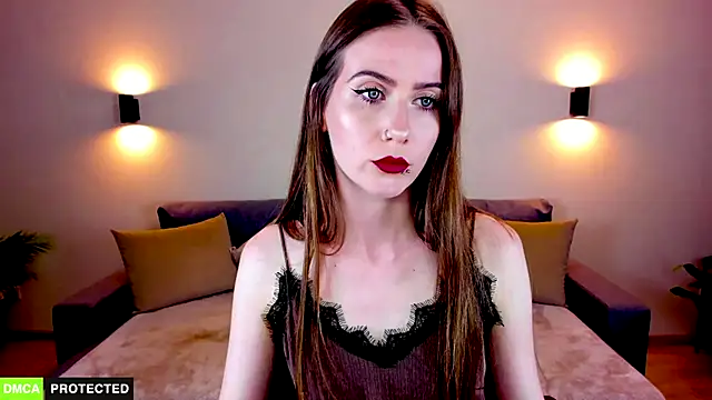 TheWoman   online show from October 8, 2025, 6:19 pm