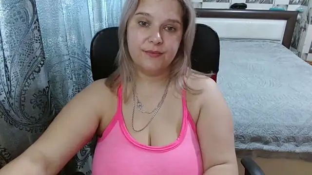Snapshot of Boolochka chatting on May 20, 2026, 11:07 am Boolochka online show from May 20, 2026, 11:07 am
