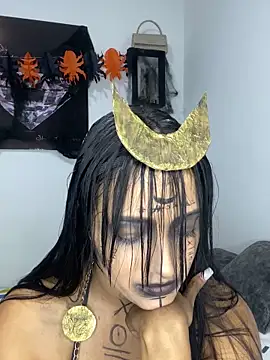 Snapshot of Shantal_Lovee chatting on October 31, 2025, 11:11 pm Shantal Lovee online show from October 31, 2025, 11:11 pm