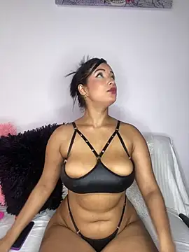 Snapshot of Shantal_Lovee chatting on March 17, 2025, 5:16 pm Shantal Lovee online show from March 17, 2025, 5:16 pm