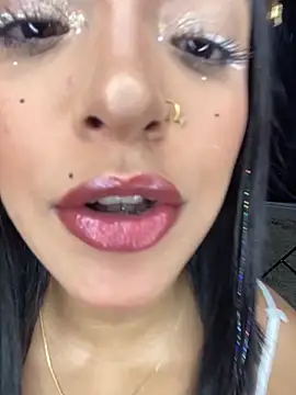 Snapshot of Shantal_Lovee chatting on February 19, 2025, 5:38 pm Shantal Lovee online show from February 19, 2025, 5:38 pm