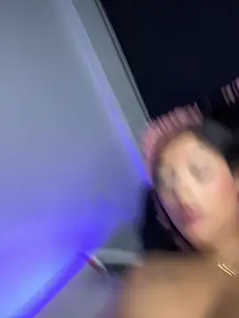 Snapshot of Shantal_Lovee chatting on January 31, 2025, 2:15 am Shantal Lovee online show from January 31, 2025, 2:15 am