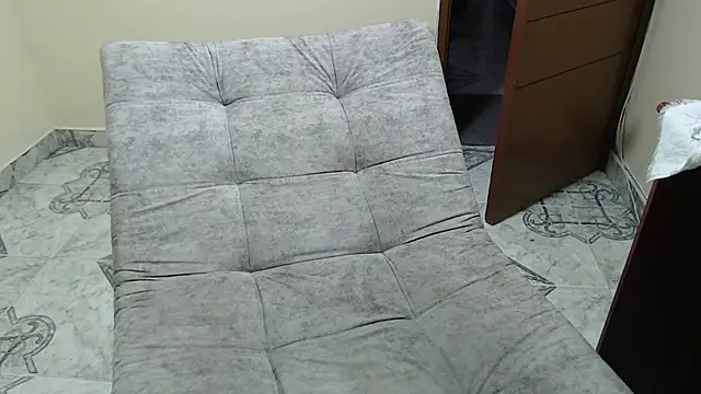 antara hotgirl online show from April 1, 2026, 9:45 pm