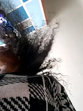 xiomy  online show from February 12, 2026, 7:57 pm