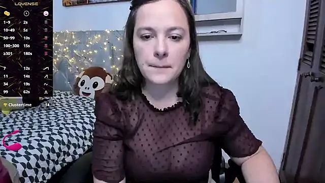 angelaagomez online show from October 23, 2025, 5:39 am