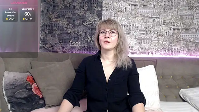 mandy foxxx online show from November 2, 2025, 10:20 am