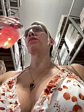 Gatitacarlita online show from January 11, 2025, 8:43 pm