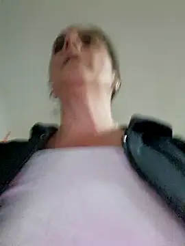 IsabelleCraft online show from March 7, 2025, 6:22 pm