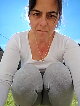 IsabelleCraft online show from October 5, 2025, 9:44 am