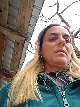 IsabelleCraft online show from March 22, 2025, 1:41 pm