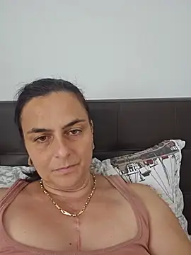 Snapshot of IsabelleCraft chatting on July 5, 2026, 8:43 am IsabelleCraft online show from July 5, 2026, 8:43 am