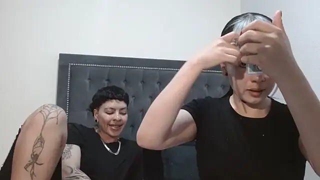 dulce maria x online show from April 9, 2026, 7:47 am