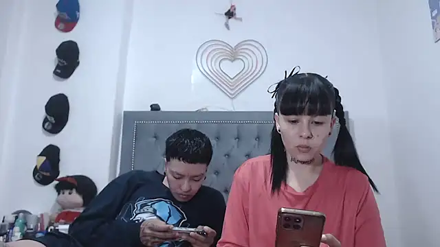 dulce maria x online show from February 21, 2026, 4:03 am