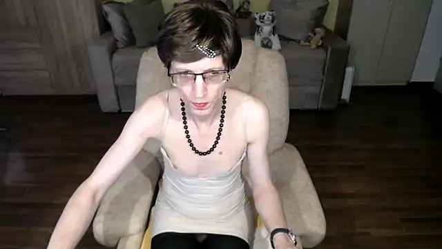 Snapshot of clementine chatting on May 21, 2026, 8:44 am clementine online show from May 21, 2026, 8:44 am