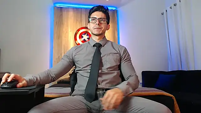 Andrew 4  online show from December 5, 2024, 5:32 am