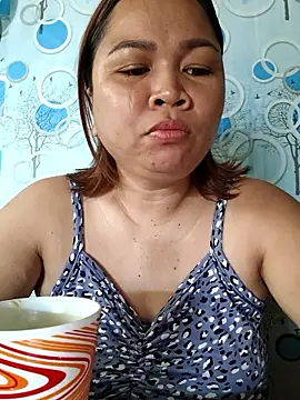 XXLorie 02 online show from January 6, 2026, 11:53 pm