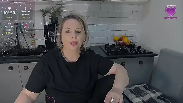 Snapshot of erikaerika chatting on February 15, 2026, 4:39 pm erikaerika online show from February 15, 2026, 4:39 pm