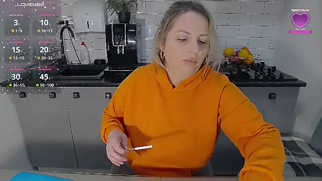 Snapshot of erikaerika chatting on February 16, 2026, 11:20 am erikaerika online show from February 16, 2026, 11:20 am