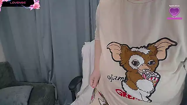 Snapshot of erikaerika chatting on January 17, 2026, 7:45 am erikaerika online show from January 17, 2026, 7:45 am