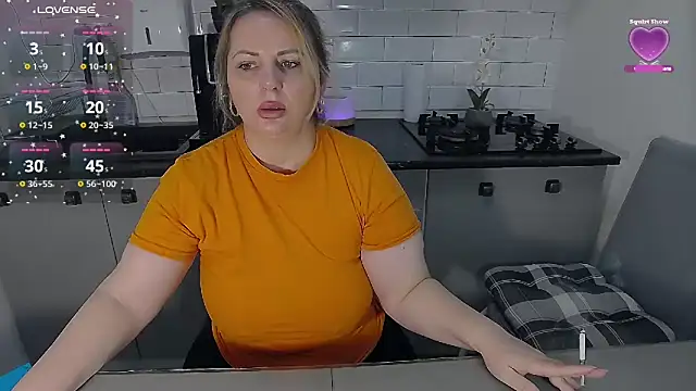 Snapshot of erikaerika chatting on February 9, 2026, 8:23 am erikaerika online show from February 9, 2026, 8:23 am