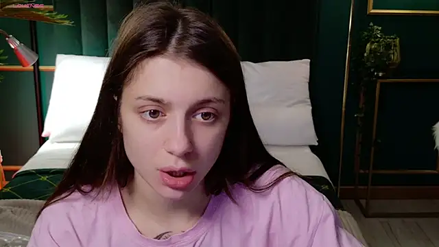 Snapshot of Eille_Elfie chatting on October 13, 2025, 4:58 am Eille Elfie online show from October 13, 2025, 4:58 am