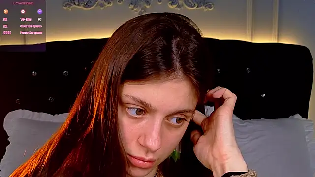 Snapshot of Eille_Elfie chatting on November 19, 2025, 6:13 am Eille Elfie online show from November 19, 2025, 6:13 am