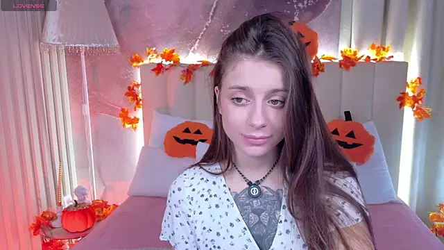 Snapshot of Eille_Elfie chatting on October 20, 2025, 5:20 am Eille Elfie online show from October 20, 2025, 5:20 am