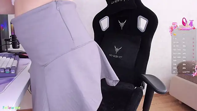 SkyqueenI online show from September 18, 2025, 7:44 am