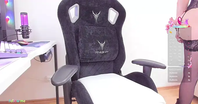 SkyqueenI online show from September 11, 2025, 8:47 am