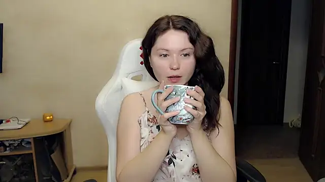 BettyGinger online show from October 28, 2025, 9:14 pm