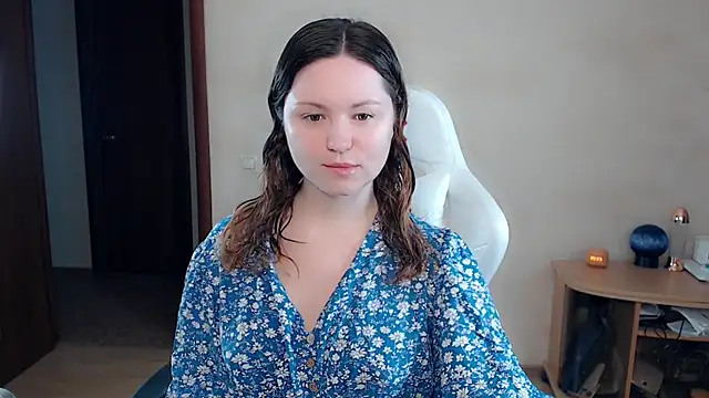 BettyGinger online show from October 8, 2025, 8:09 pm