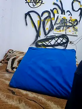 LUNAdeMARTE online show from December 4, 2025, 1:04 am