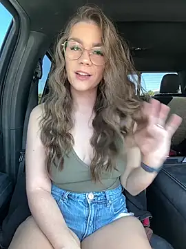 MaggyMayI online show from February 8, 2026, 6:49 pm