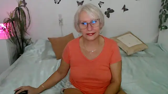 Ghertrude52 online show from September 9, 2025, 3:16 am