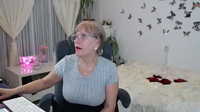 Ghertrude52 online show from October 10, 2025, 3:18 am