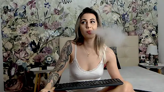 RoseDiamond06 online show from March 13, 2025, 1:29 pm