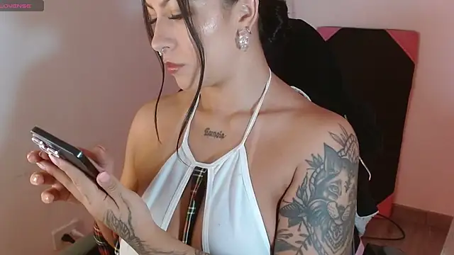 karlavittar online show from March 4, 2025, 9:22 pm