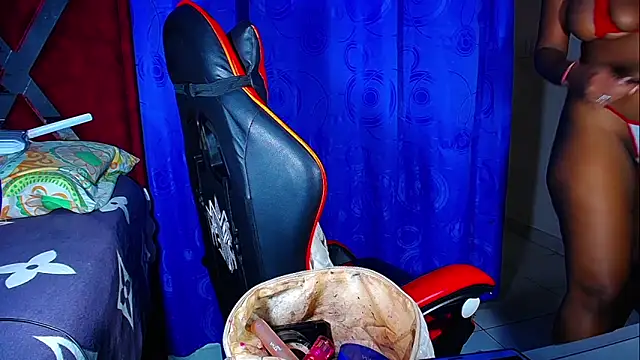 DanisaBrown online show from February 17, 2026, 2:03 pm