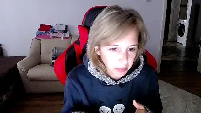 SexxyLety online show from September 19, 2025, 6:28 am