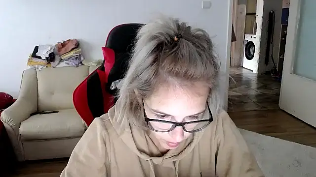 SexxyLety online show from October 2, 2025, 9:01 am