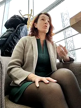 EvaXOAir online show from December 3, 2025, 6:47 am