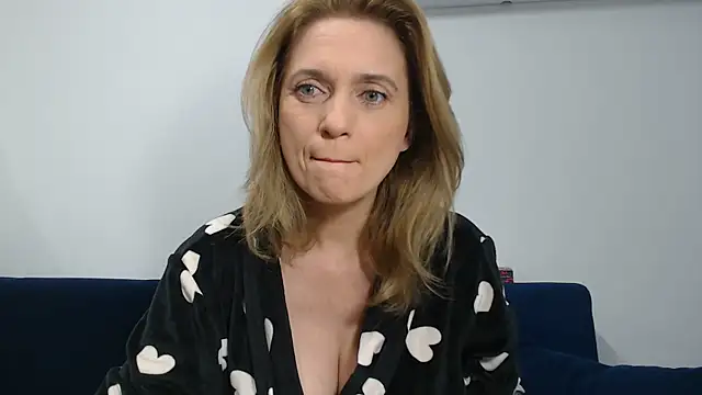 MysticCreature online show from February 26, 2026, 4:12 am