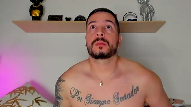 camilo restrepo21 online show from September 17, 2025, 11:40 pm