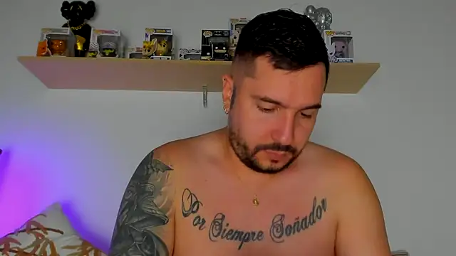 camilo restrepo21 online show from February 17, 2026, 2:09 am