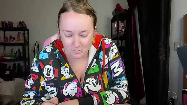 kisicaxx online show from January 15, 2026, 8:34 pm