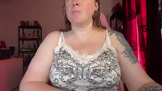 Snapshot of kisicaxx chatting on July 18, 2026, 8:56 am kisicaxx online show from July 18, 2026, 8:56 am