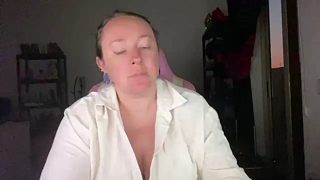 Snapshot of kisicaxx chatting on July 17, 2026, 3:26 am kisicaxx online show from July 17, 2026, 3:26 am