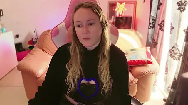 kisicaxx online show from March 11, 2025, 9:34 am