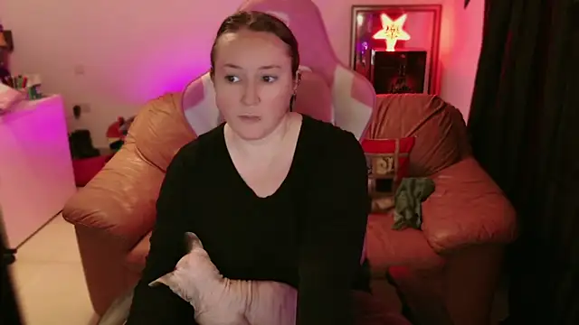 kisicaxx online show from March 14, 2025, 7:34 pm